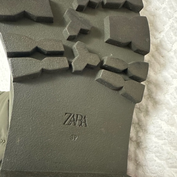 ZARA Green Quilted Ankle Boots | Chunky Lug Sole | - Picture 7 of 7